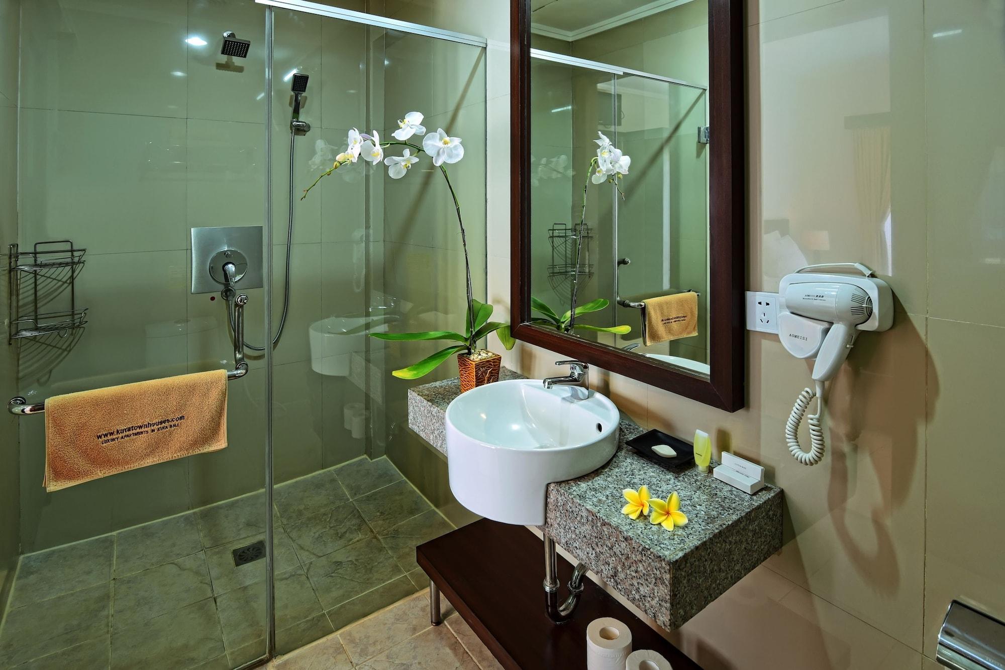 Aparthotel Kuta Town House 4*