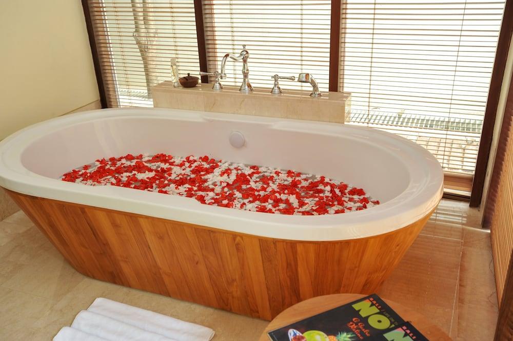 Resort Komaneka At Rasa Sayang 4*