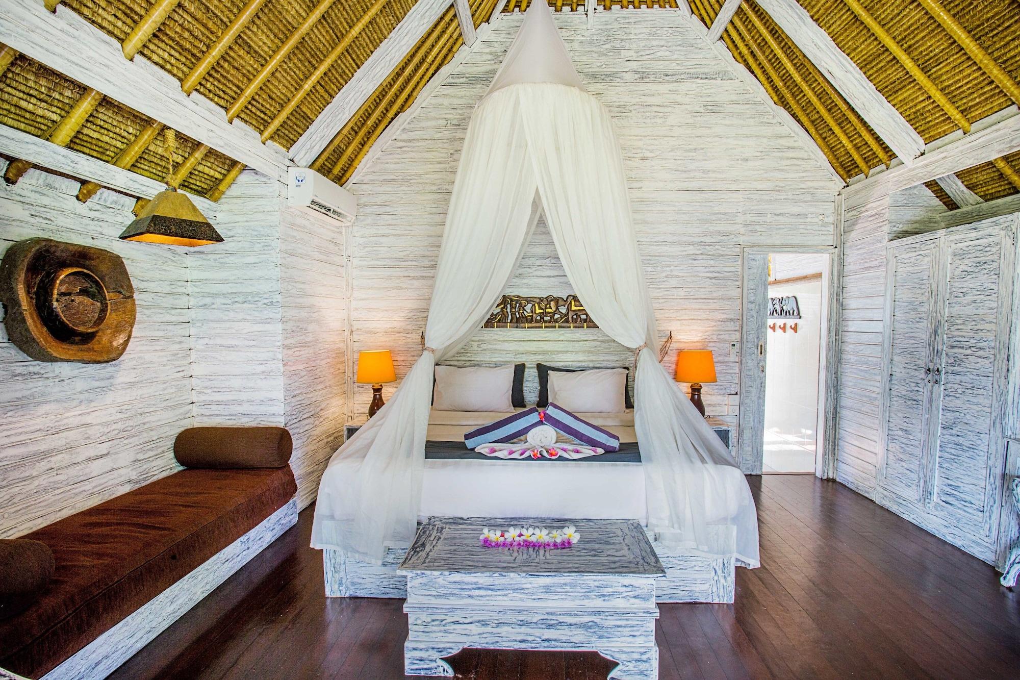 Resort Bay Shore Huts