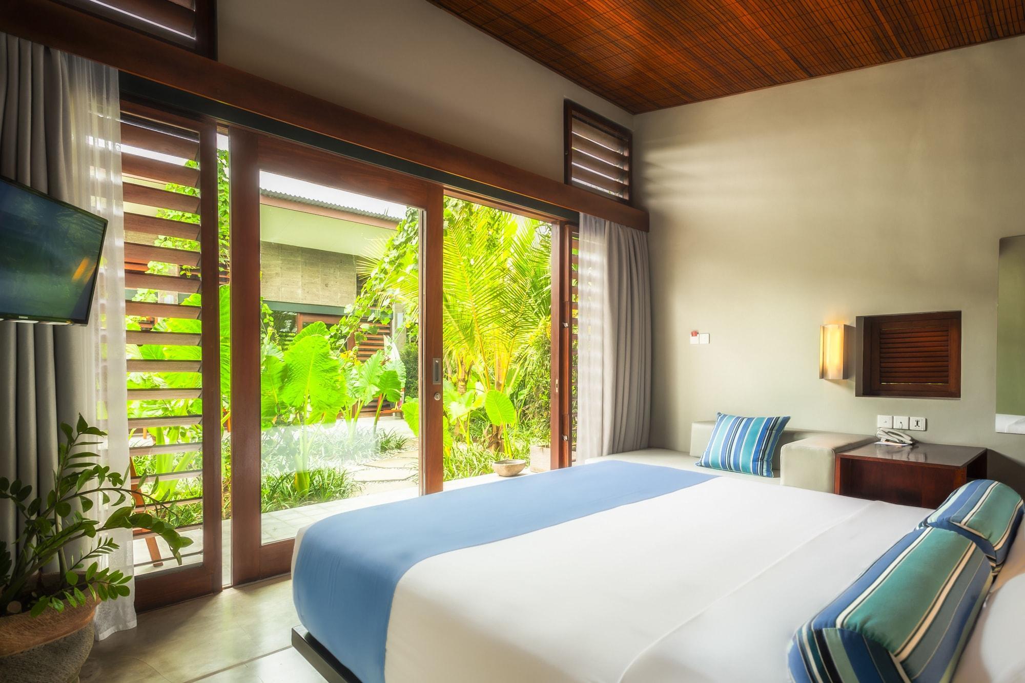 Komune And Club Bali Resort 4*