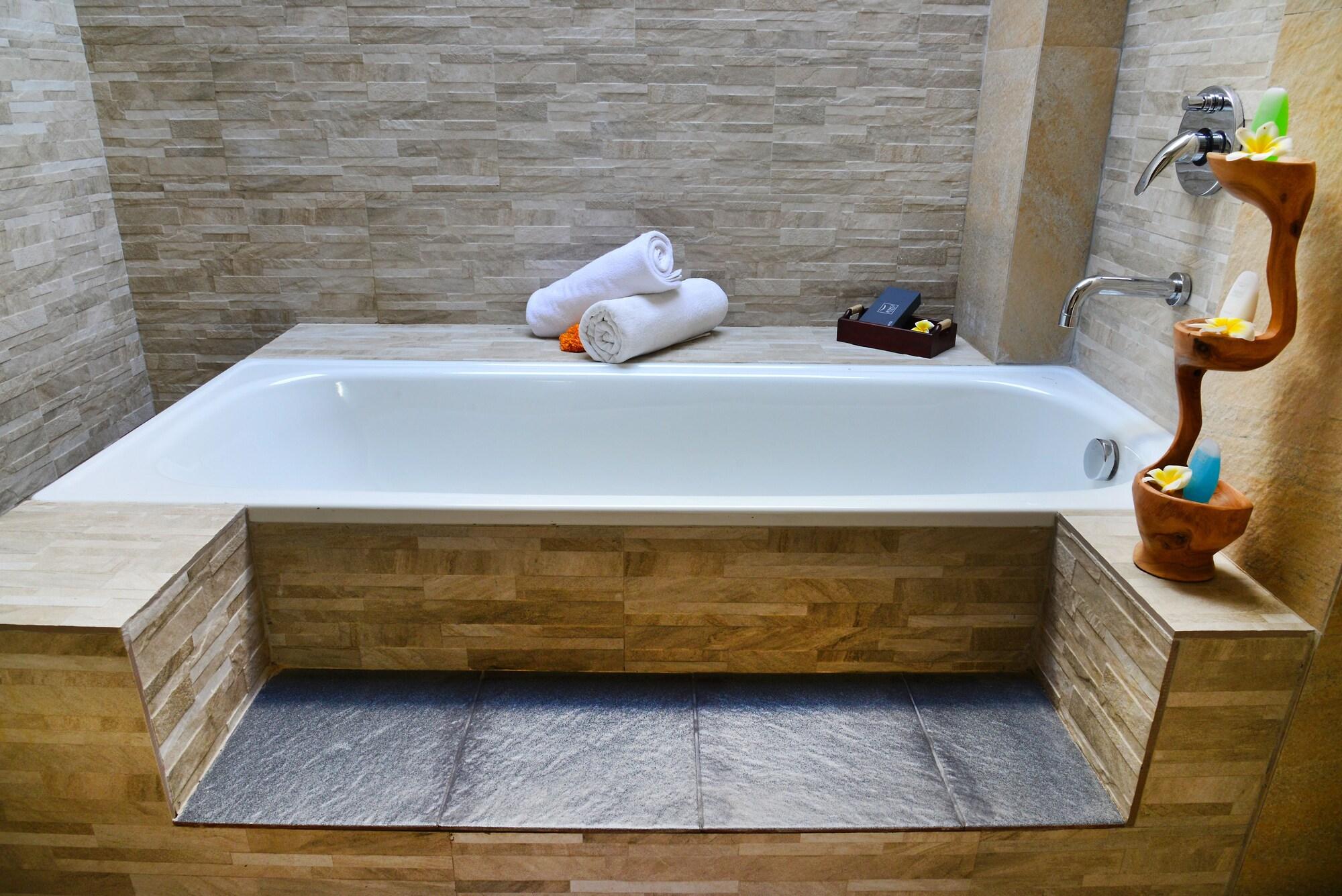 Bali Nyuh Gading Luxury & 3* Seminyak (Bali)