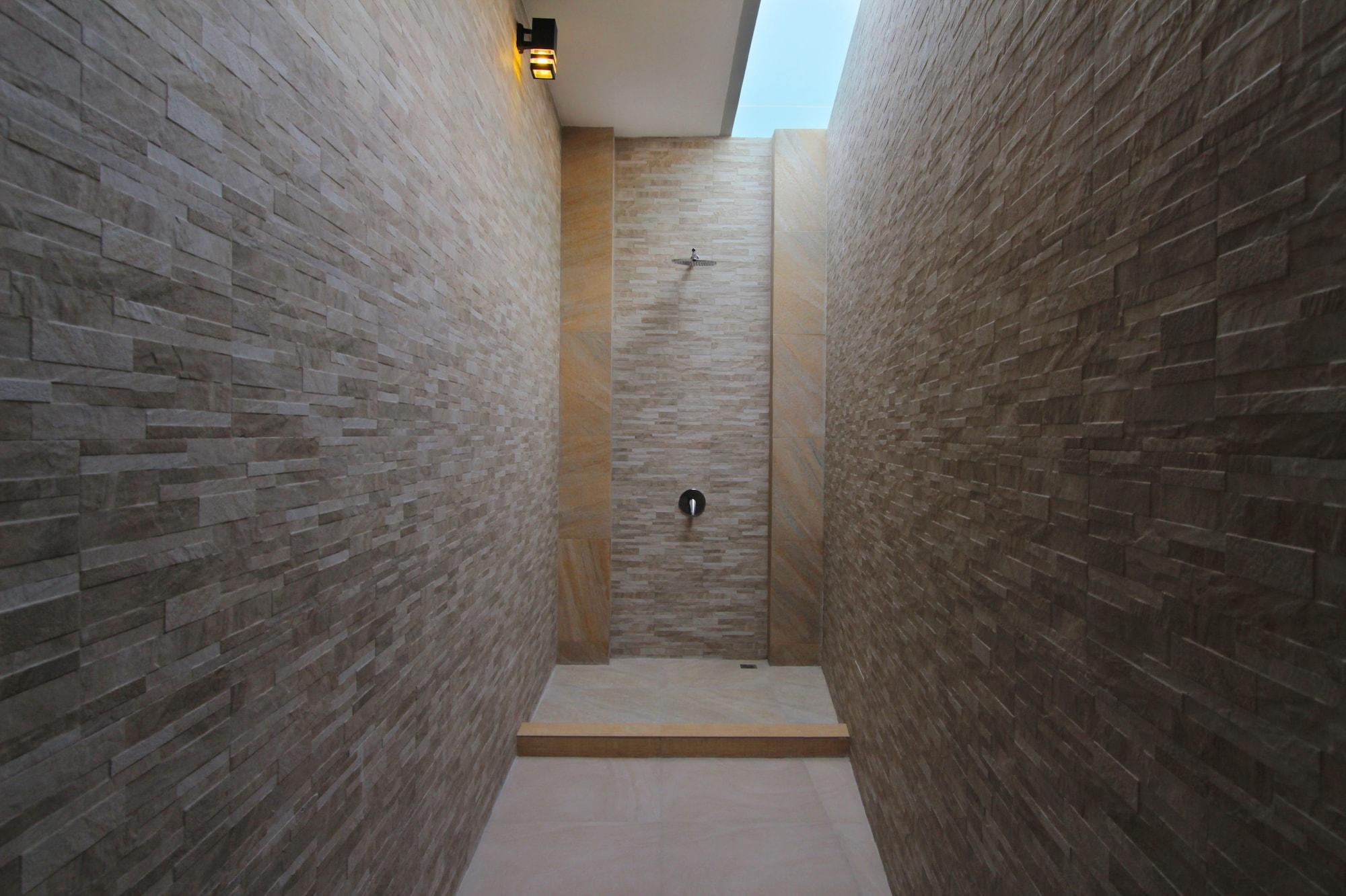 Resor Bali Nyuh Gading Luxury &