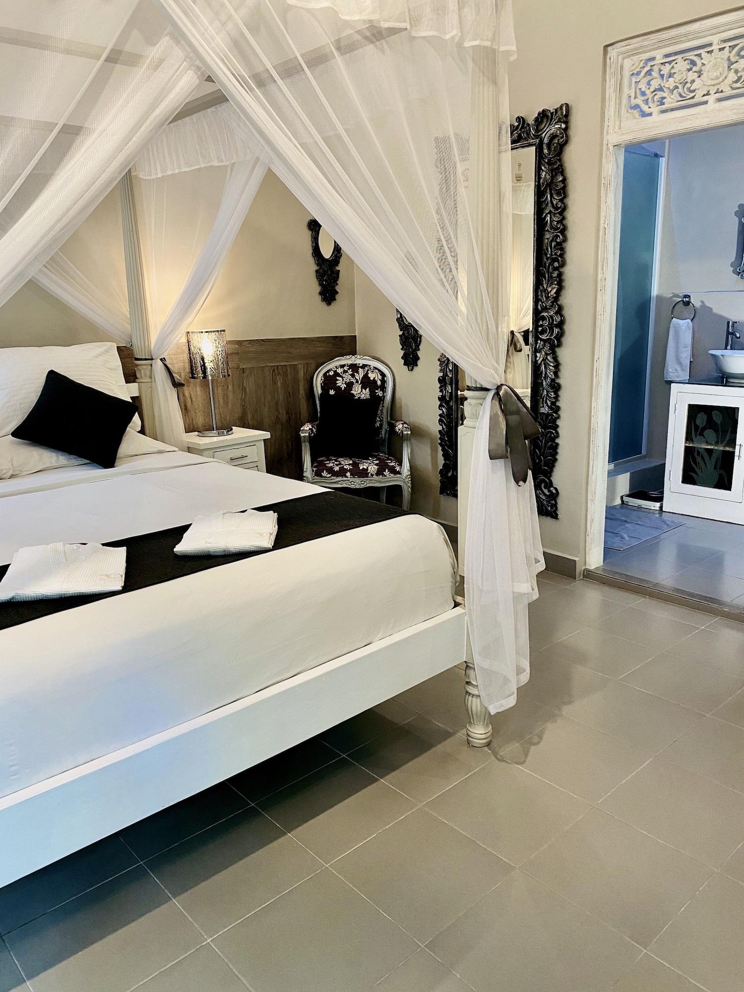 Frangipani Villa Seminyak Villa *