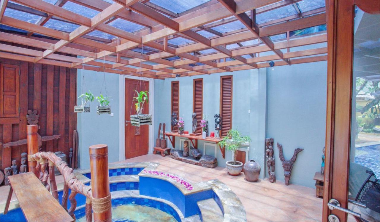 Naga Maya Villa Legian (Bali)