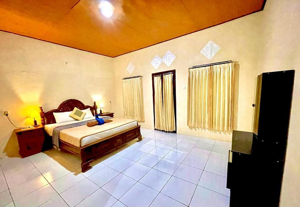 Tropical Holiday park 2*
