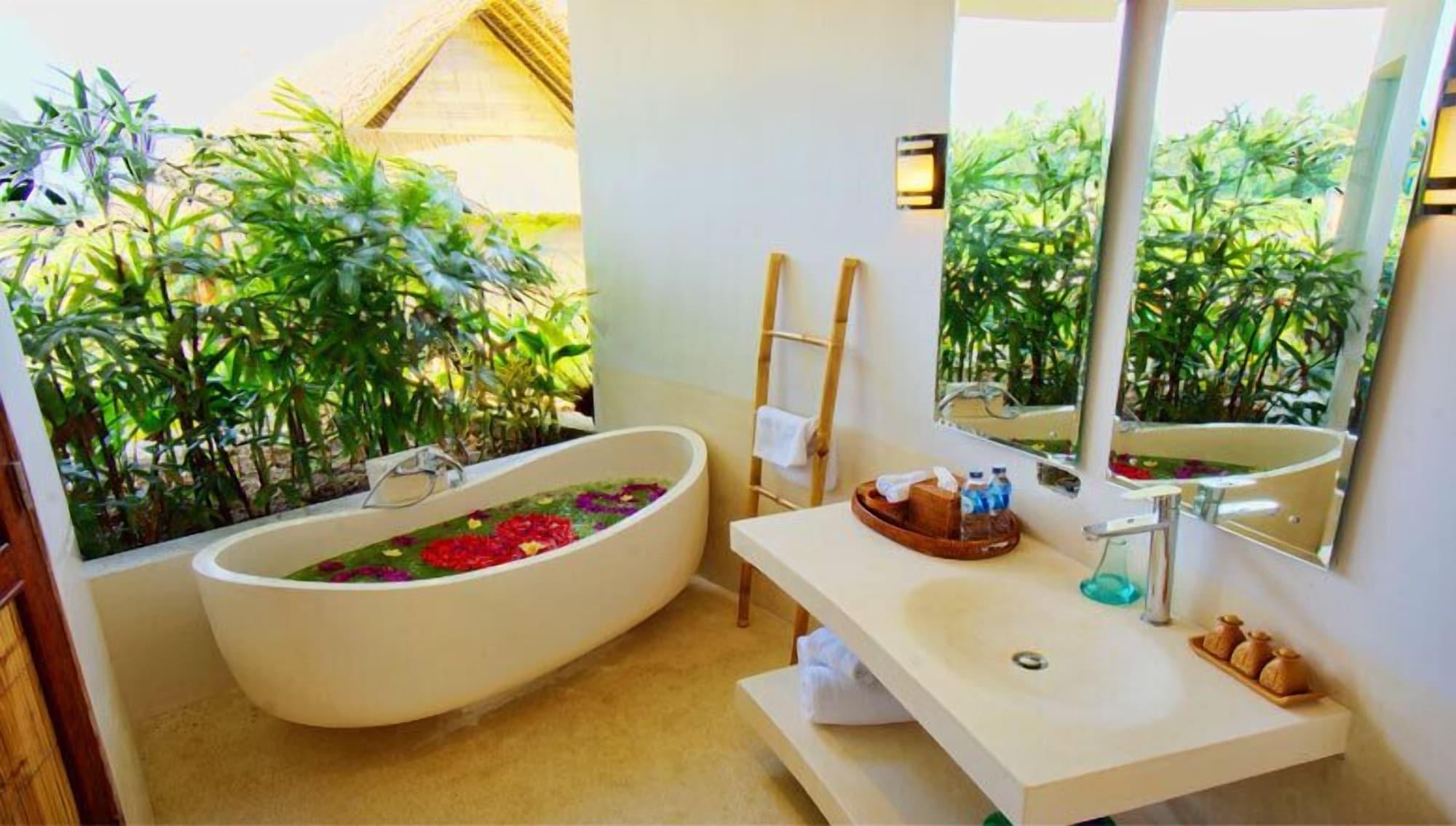 Hotel Floating Leaf Eco-luxury Retreat 4*