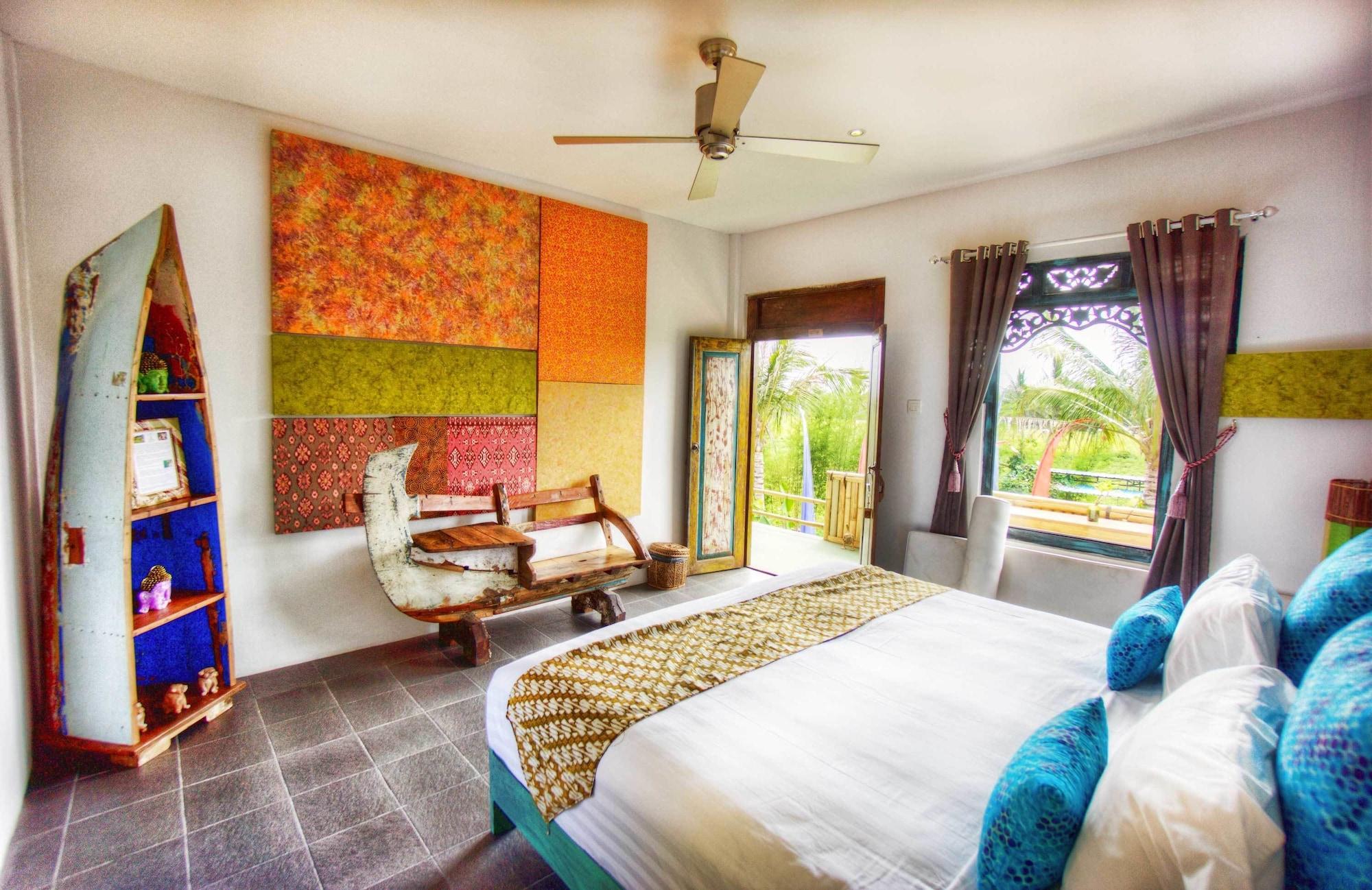Floating Leaf Eco-luxury Retreat 4*