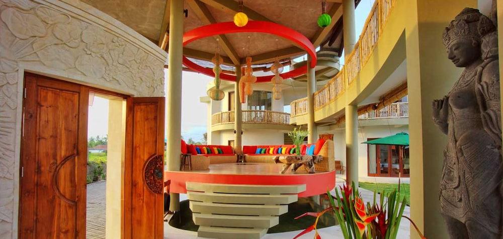 Floating Leaf Eco-luxury Retreat Hotel