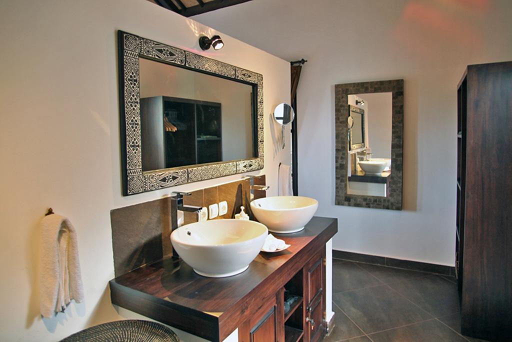 Resort Puri Mangga Sea View And 4*