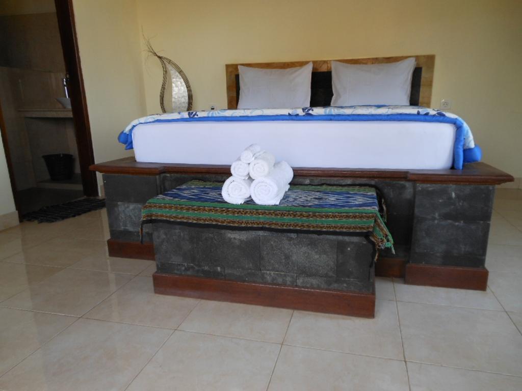 Barong Cafe And Restaurant Amed (Bali)
