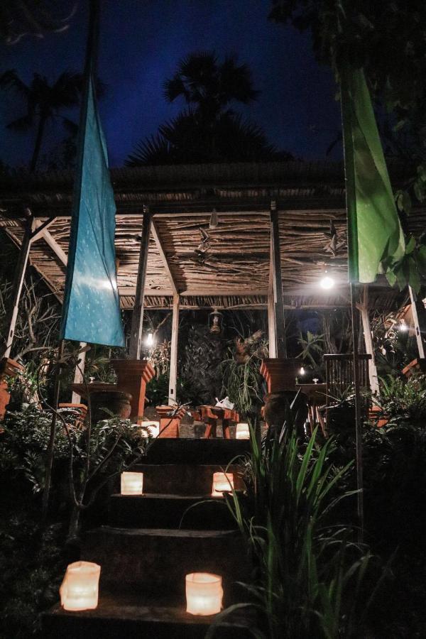 Jepun Didulu Candi Dasa (Bali)