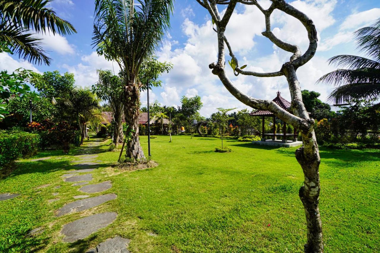 Adil & Taman liburan