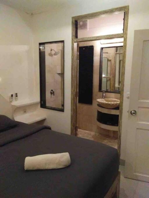 Blue Lagoon 5 Bedrooms Villa *