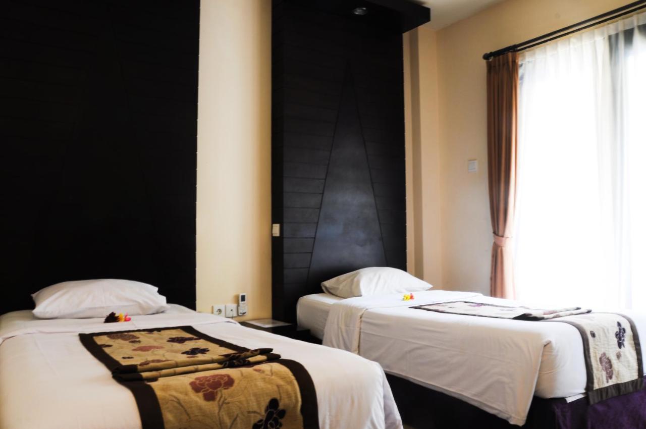 Taman Tirta Ayu Pool And Mansion Hotel 3*