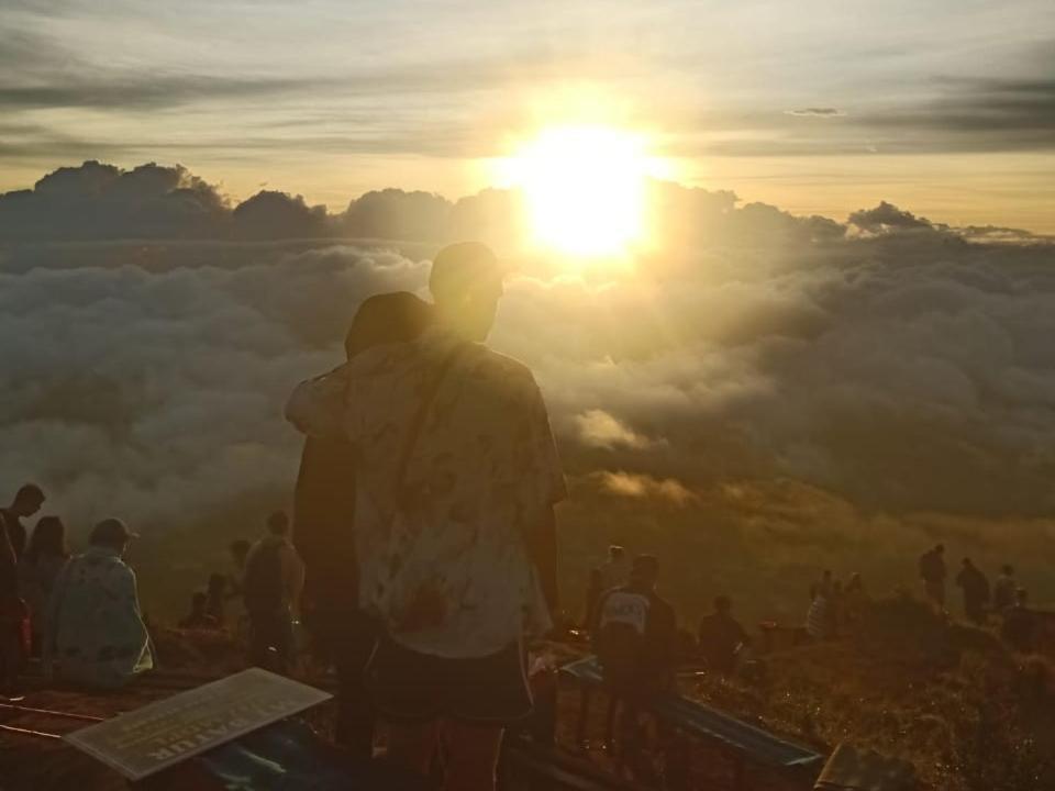 Bunbulan Hill And Hostel