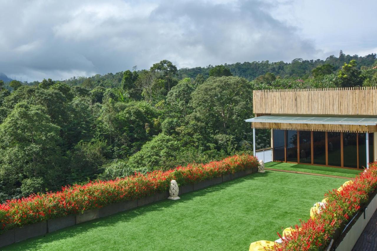 Giriwood & 4* Munduk (Bali)