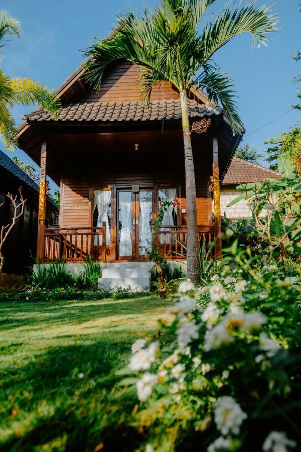 Kurnia & Guest house Toyapakeh