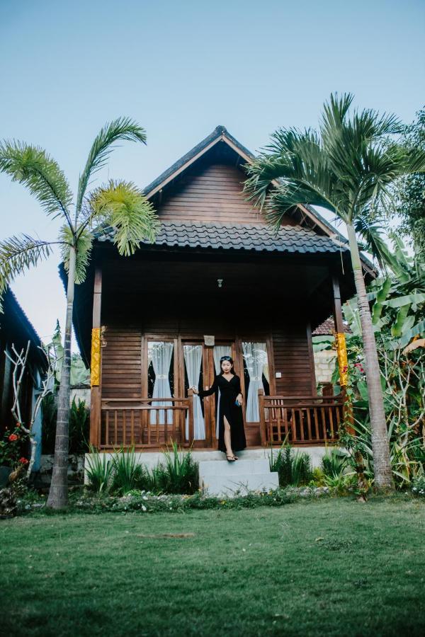 Kurnia & Guest house *