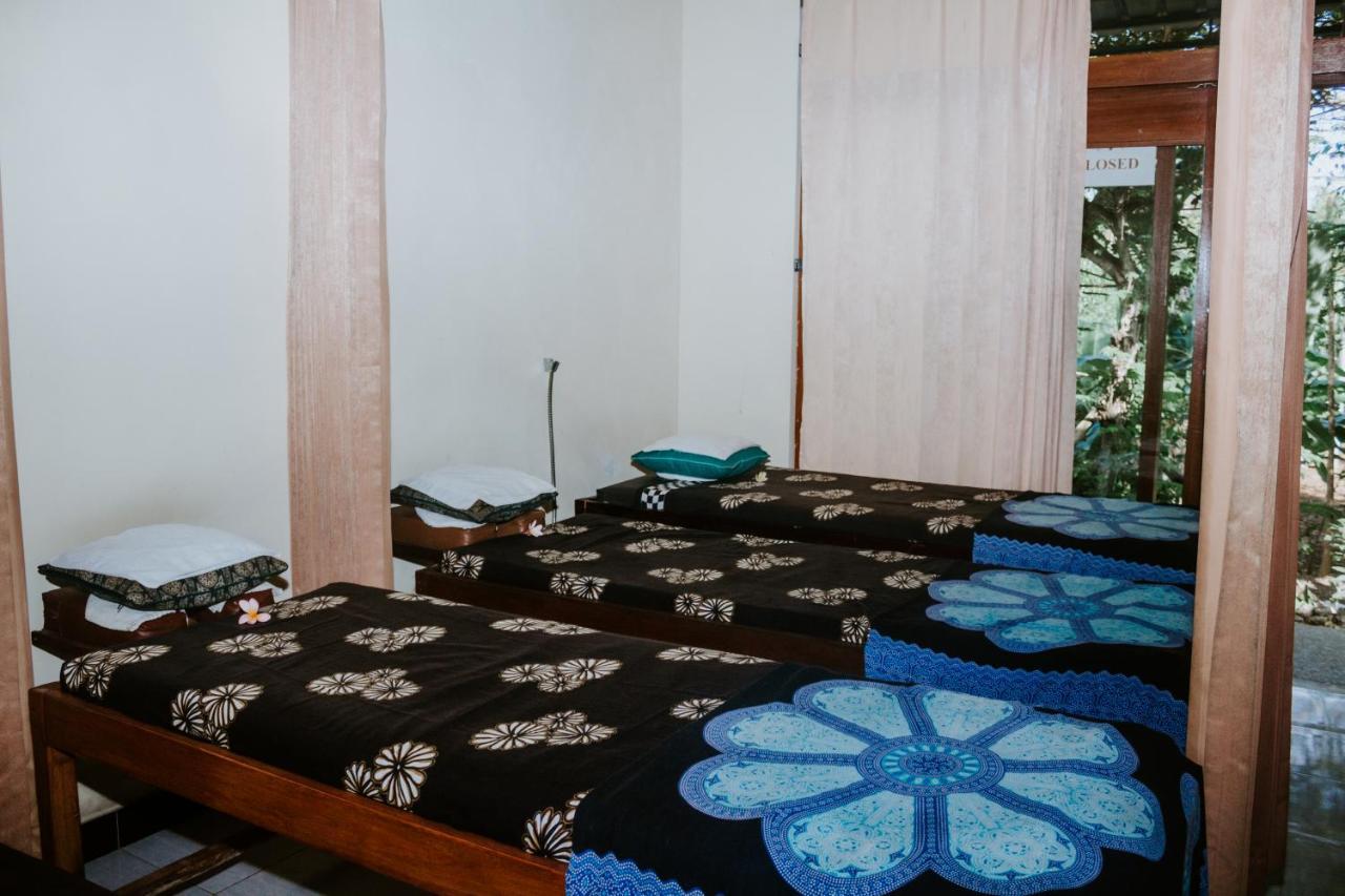 Kurnia & Guest house Toyapakeh