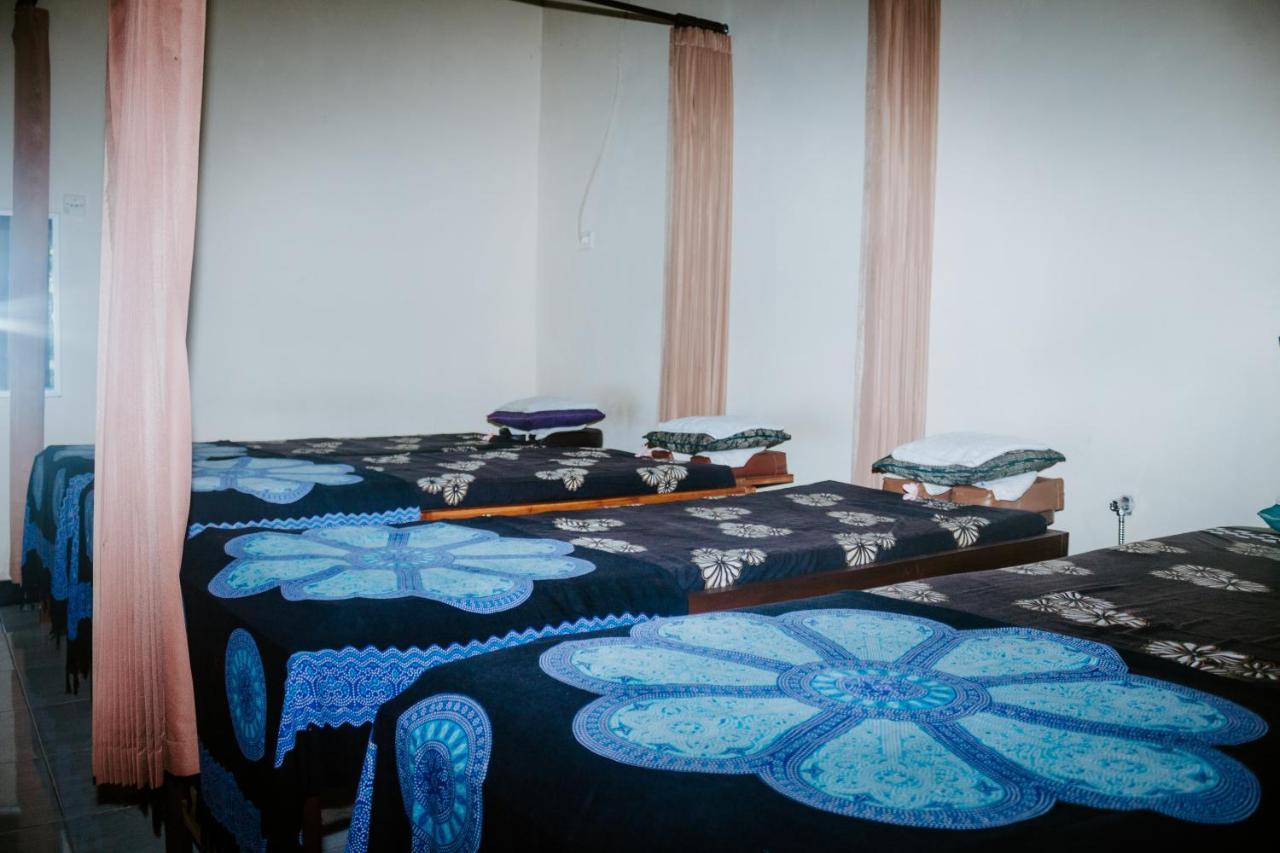 Kurnia & Guest house Toyapakeh