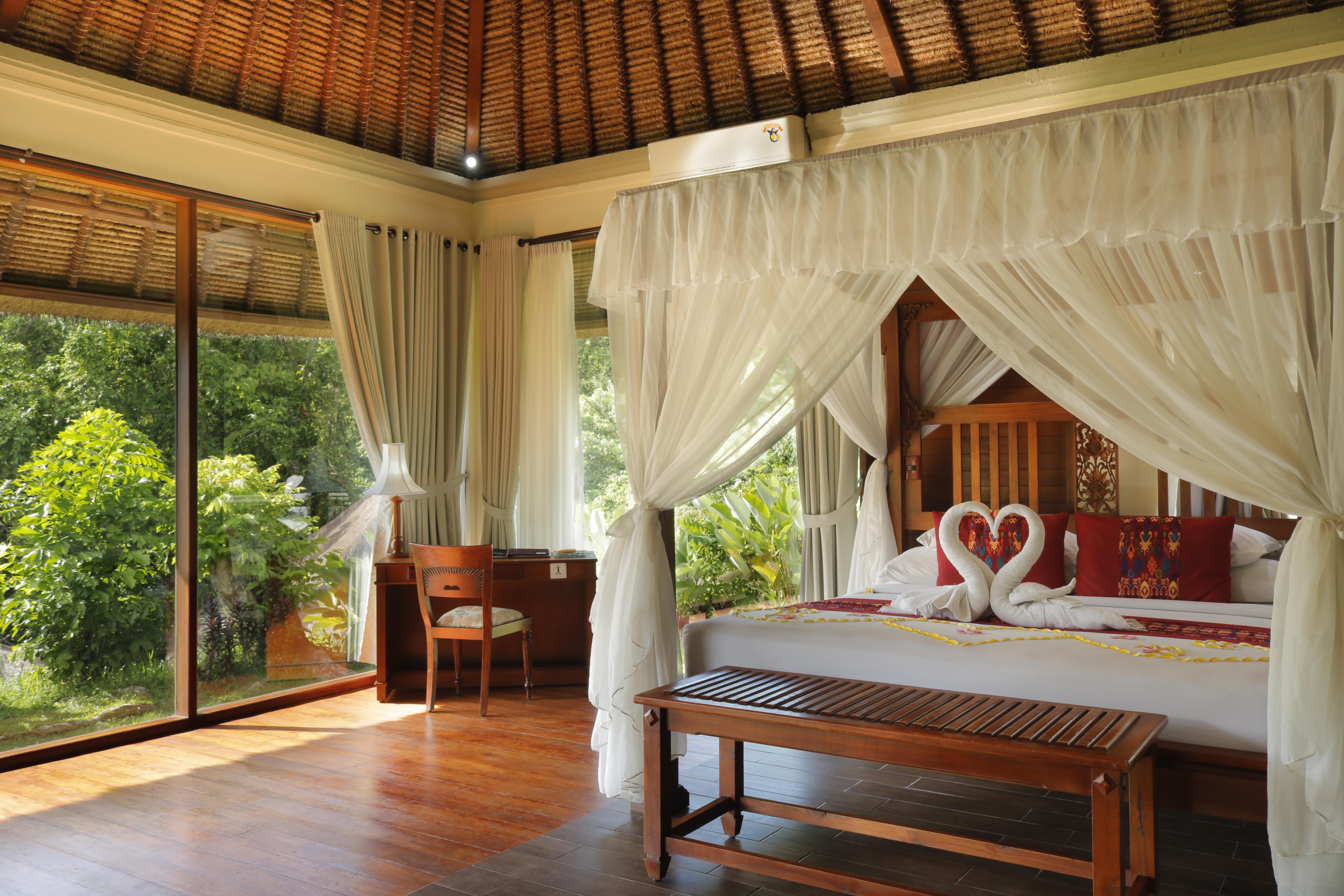 Resort Santi Mandala & 4*