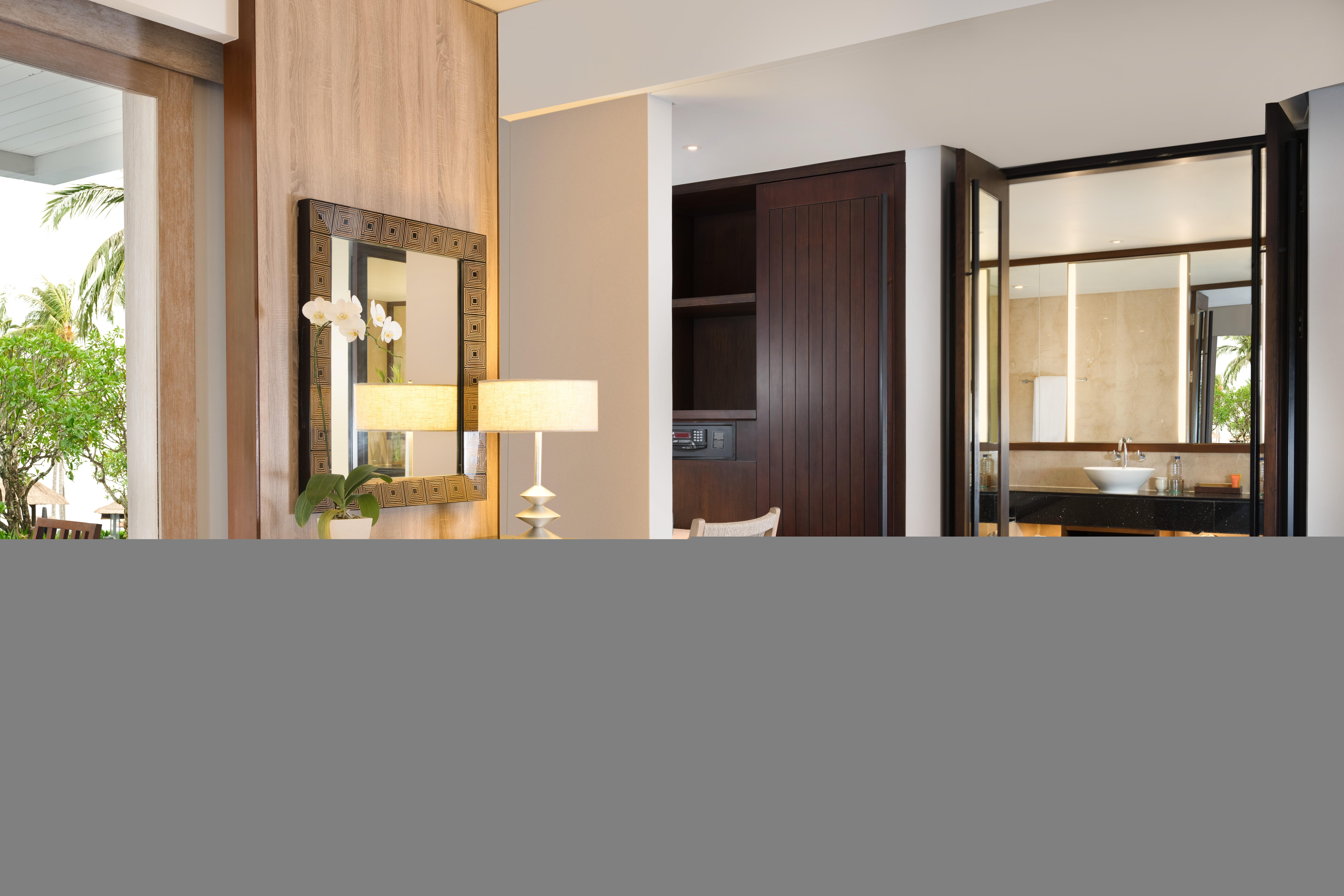Conrad Bali 5*