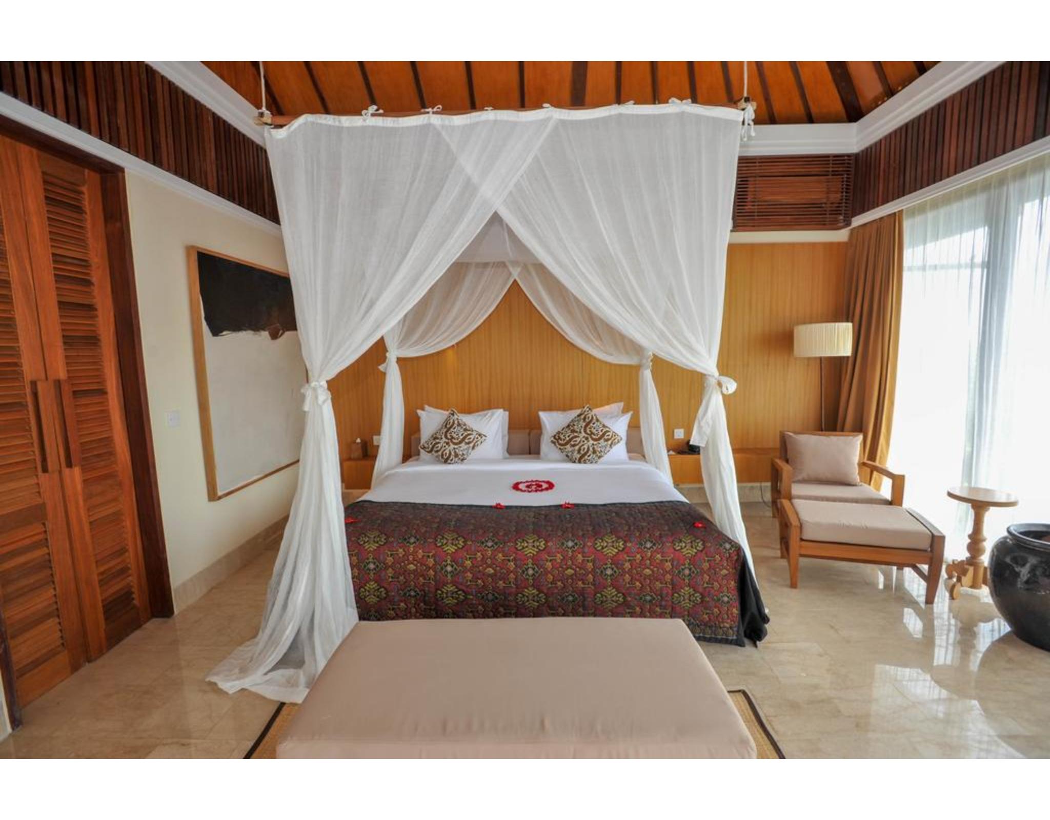 Komaneka At Rasa Sayang Resort 4*