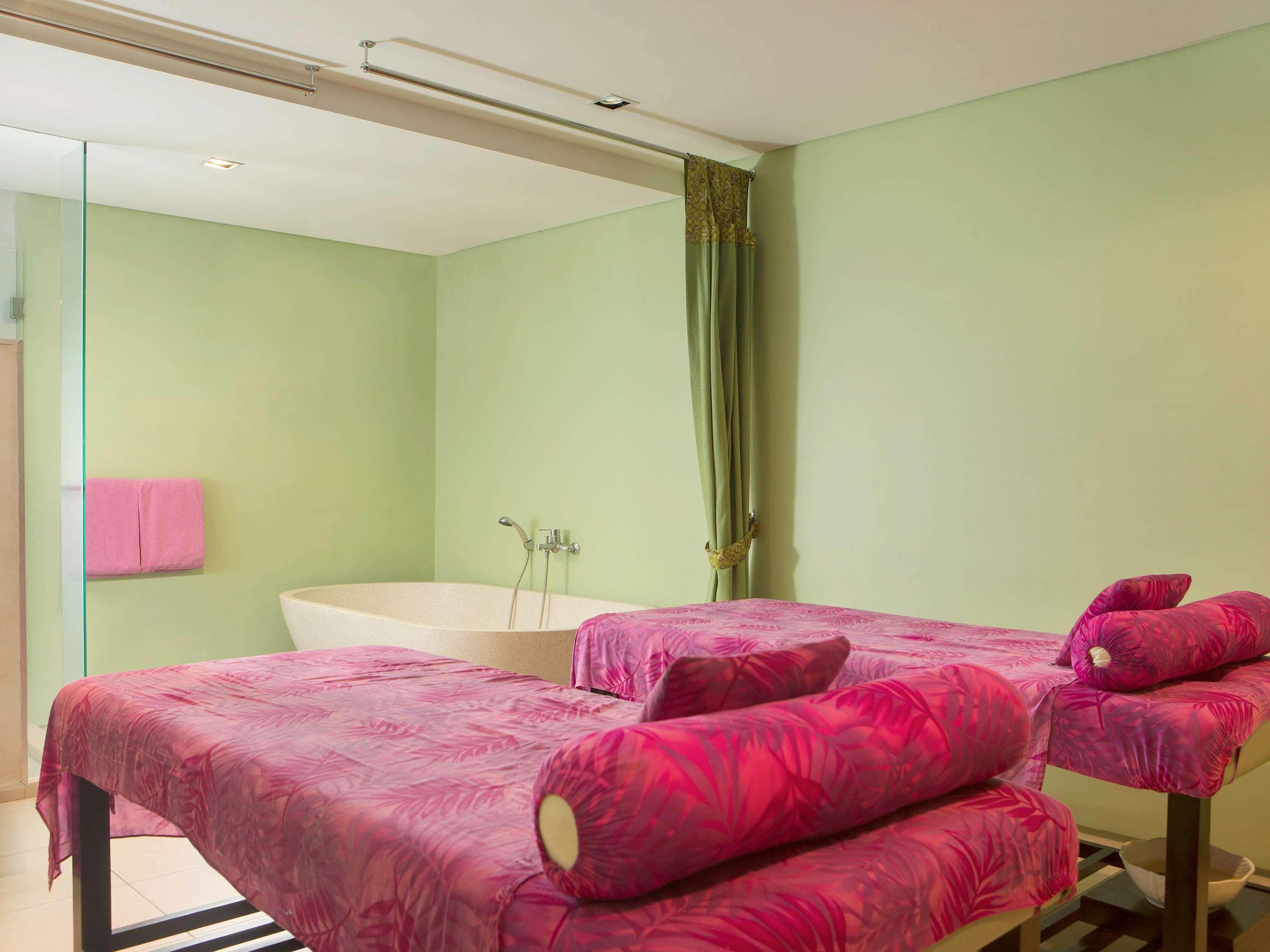 Hotel Ibis Styles Bali Benoa 4*