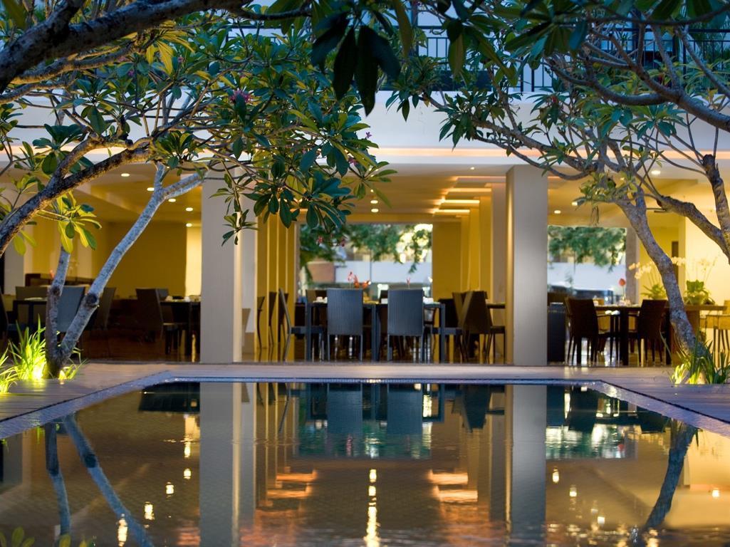 Hotel Santika Kuta 3*