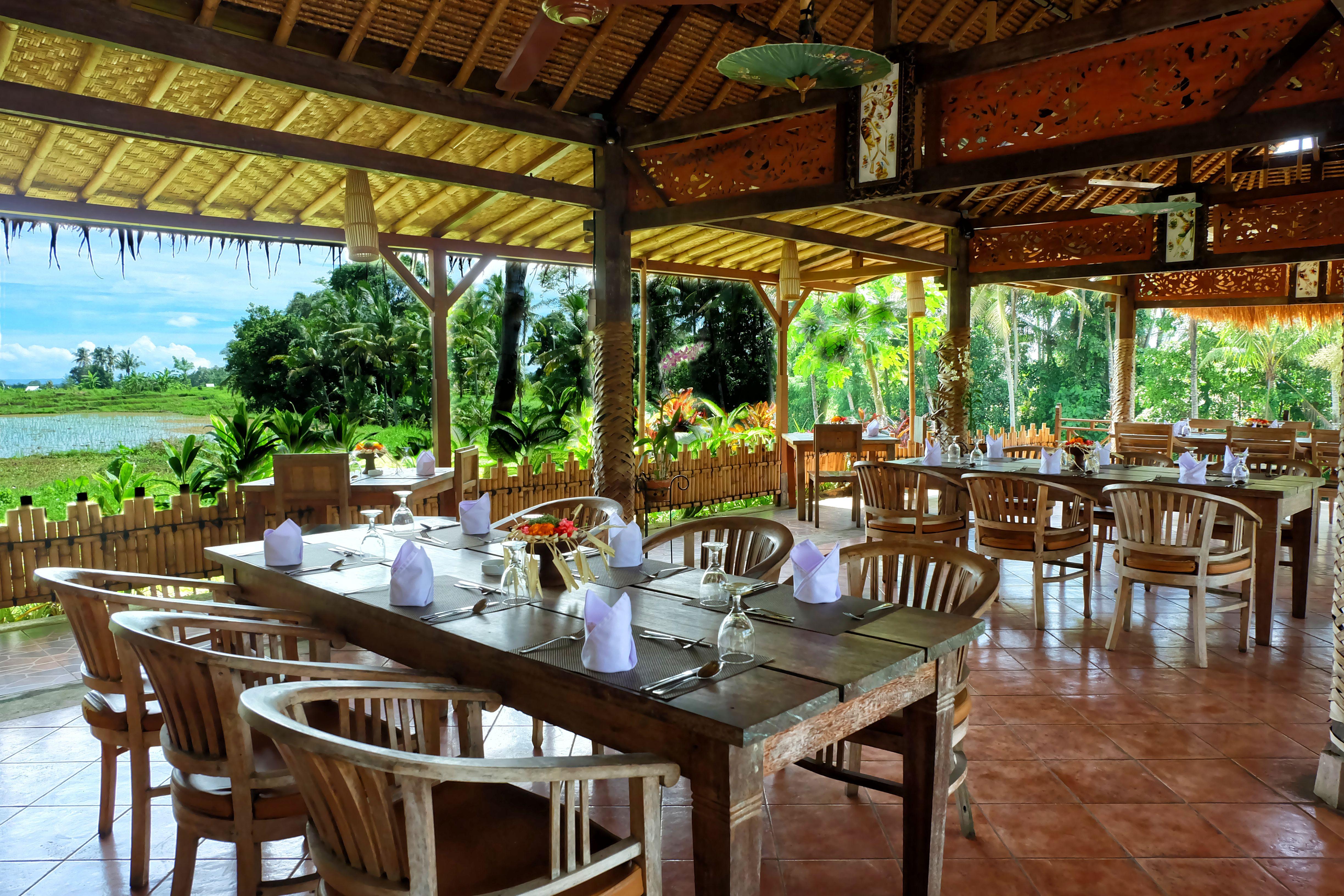 Puri Taman Sari 3*