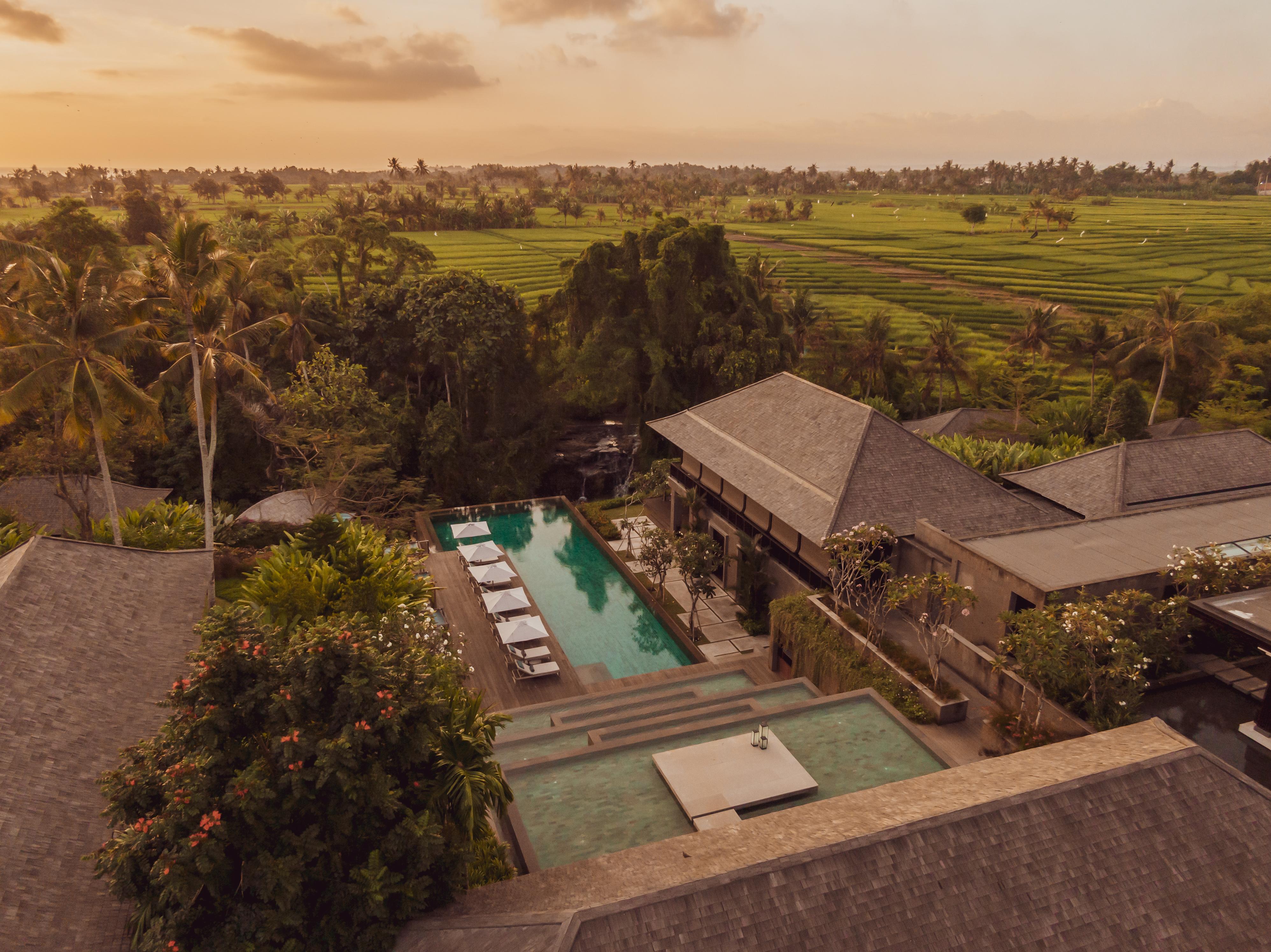 Nirjhara 5* Tanah Lot (Bali)
