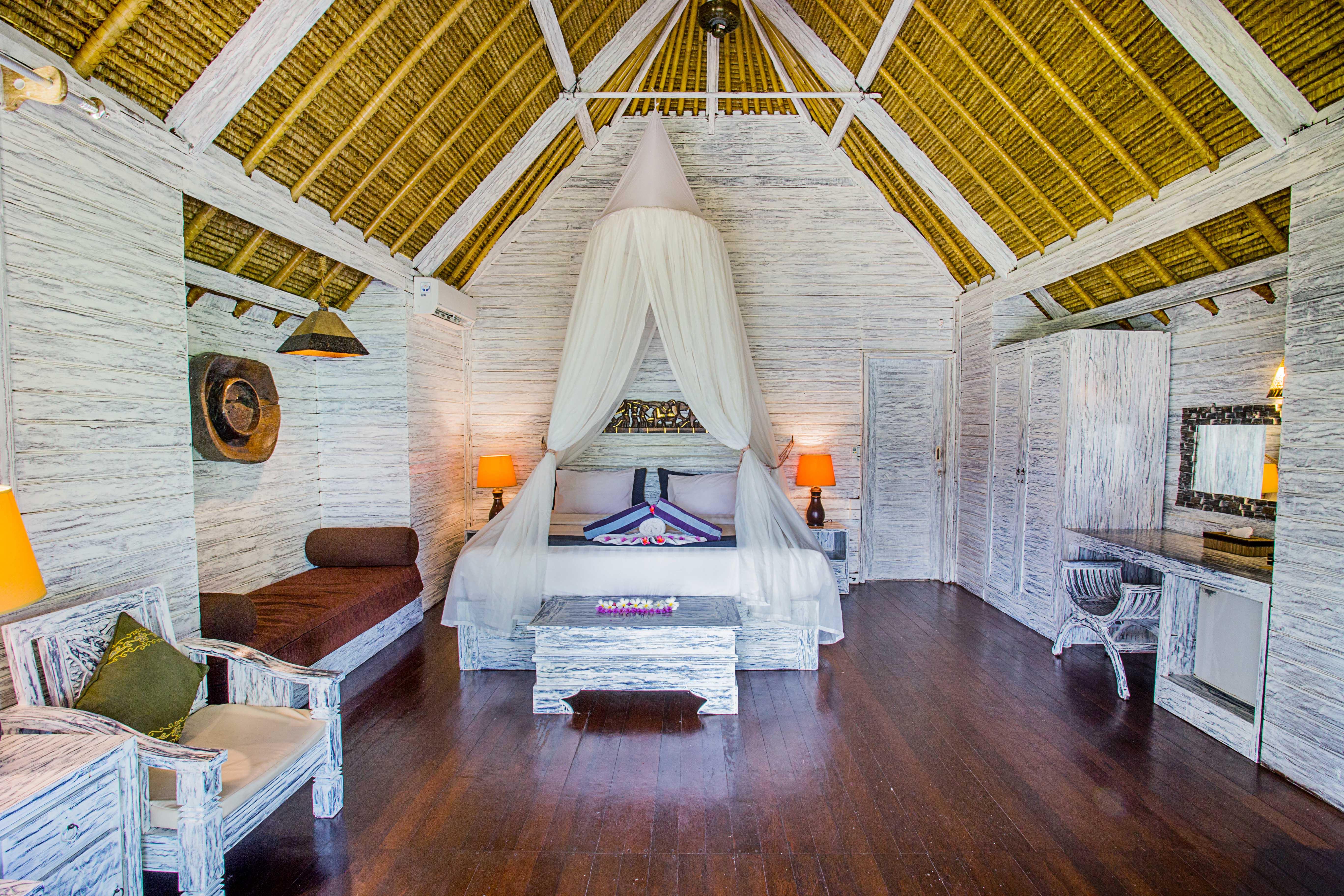 Bay Shore Huts 4*