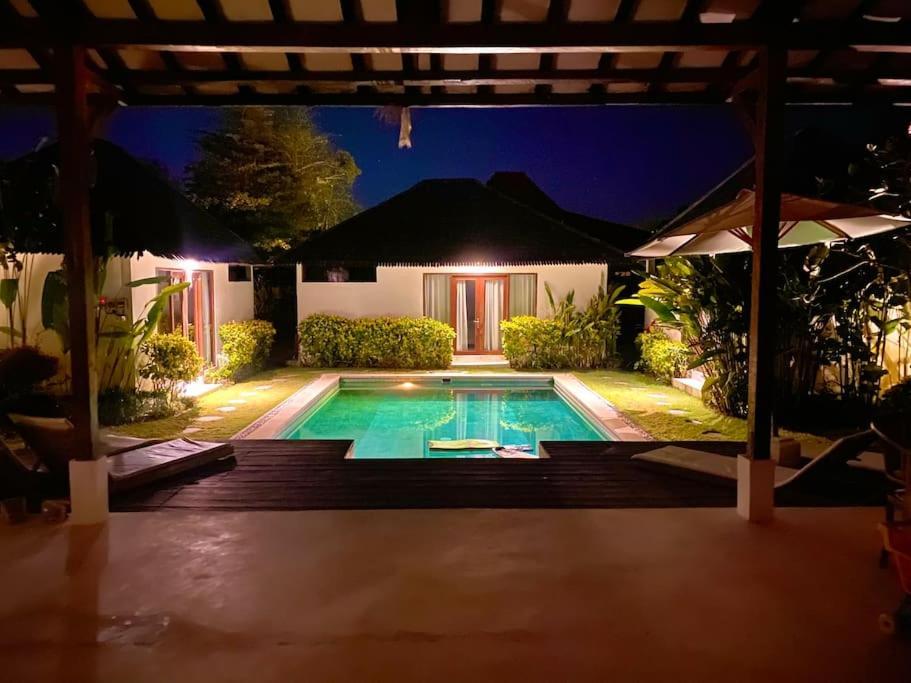Lautan Biru Bingin Villa *