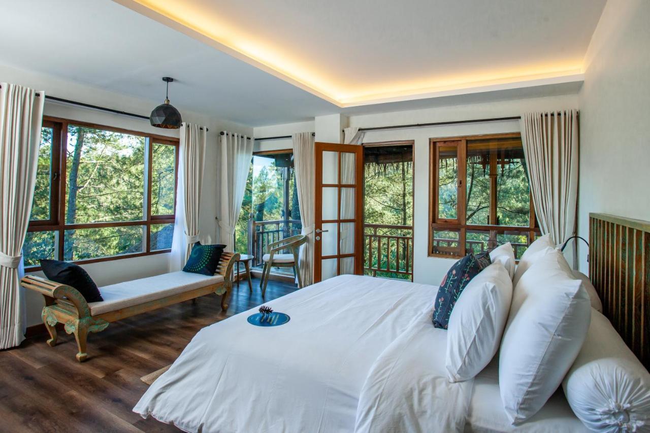 Hotel Tira Vilagna & 4*