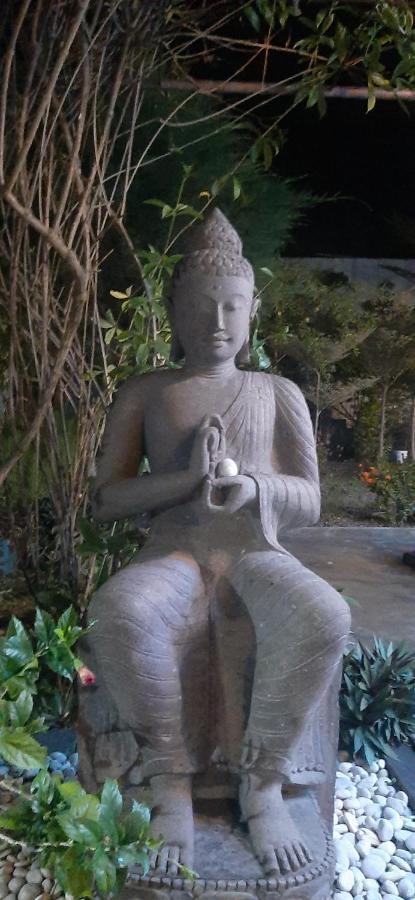 Cantik Guest house Lovina (Bali)