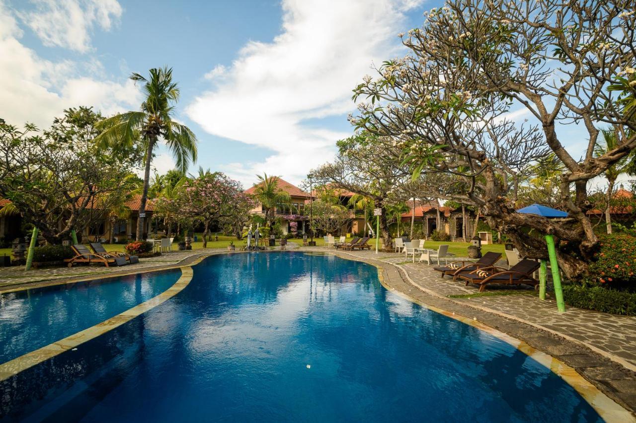 Banyualit 'n 3* Lovina (Bali)