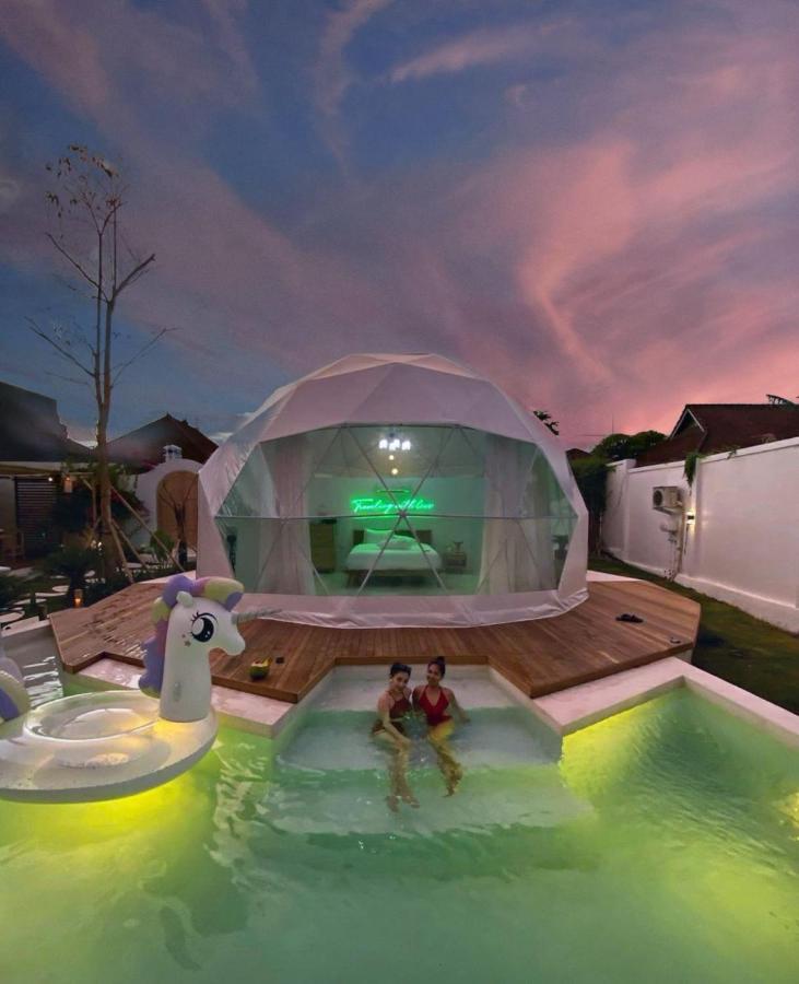 Lodge Coconut Galaxy *