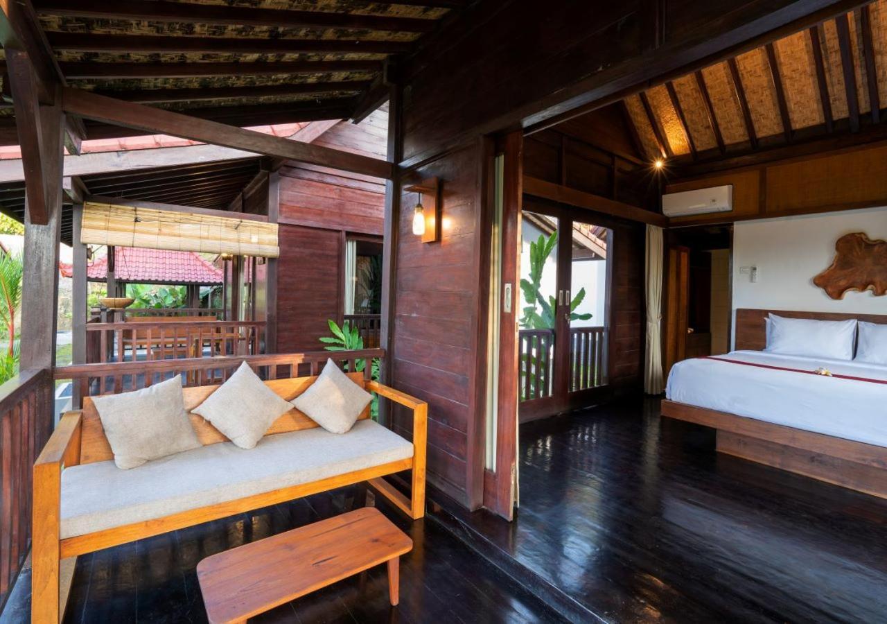 Lodge Amanuba Ersadeva *
