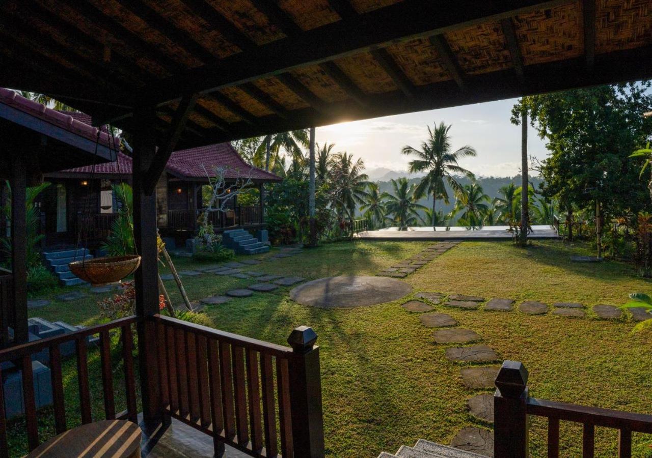 Lodge Amanuba Ersadeva *