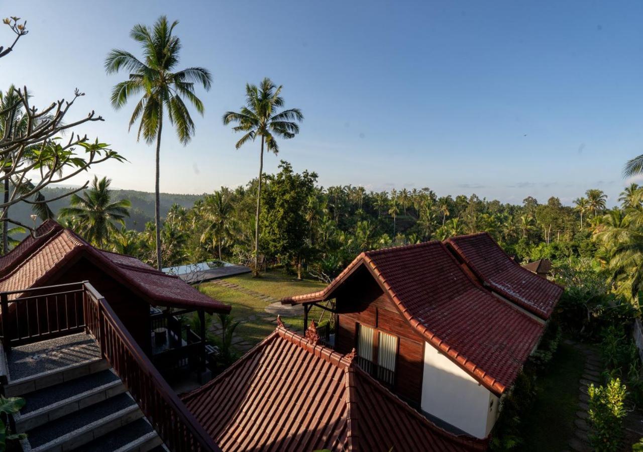 Lodge Amanuba Ersadeva *