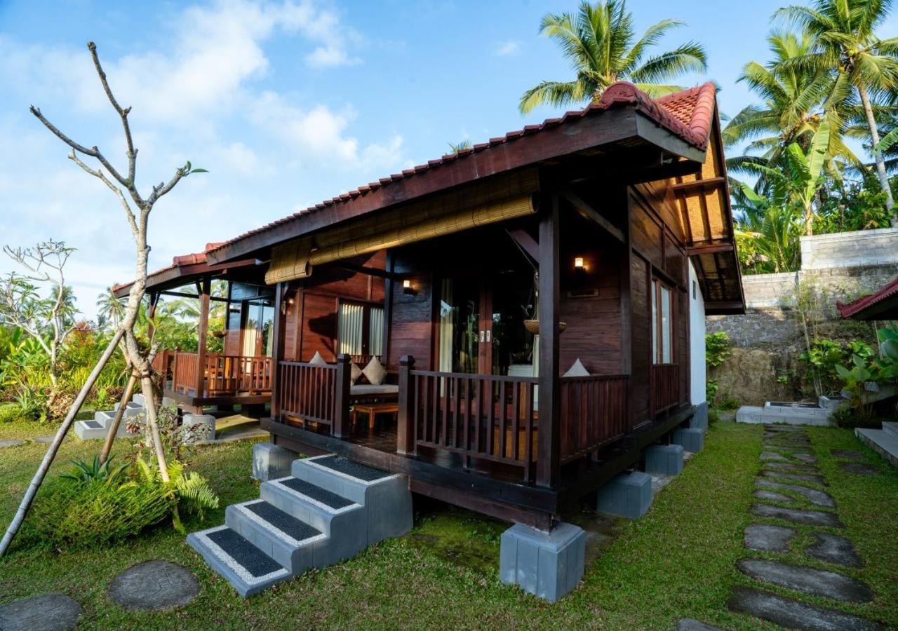 Lodge Amanuba Ersadeva *