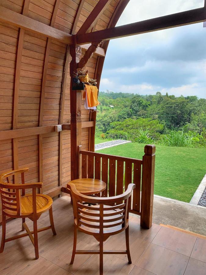 Guest house & Besakih