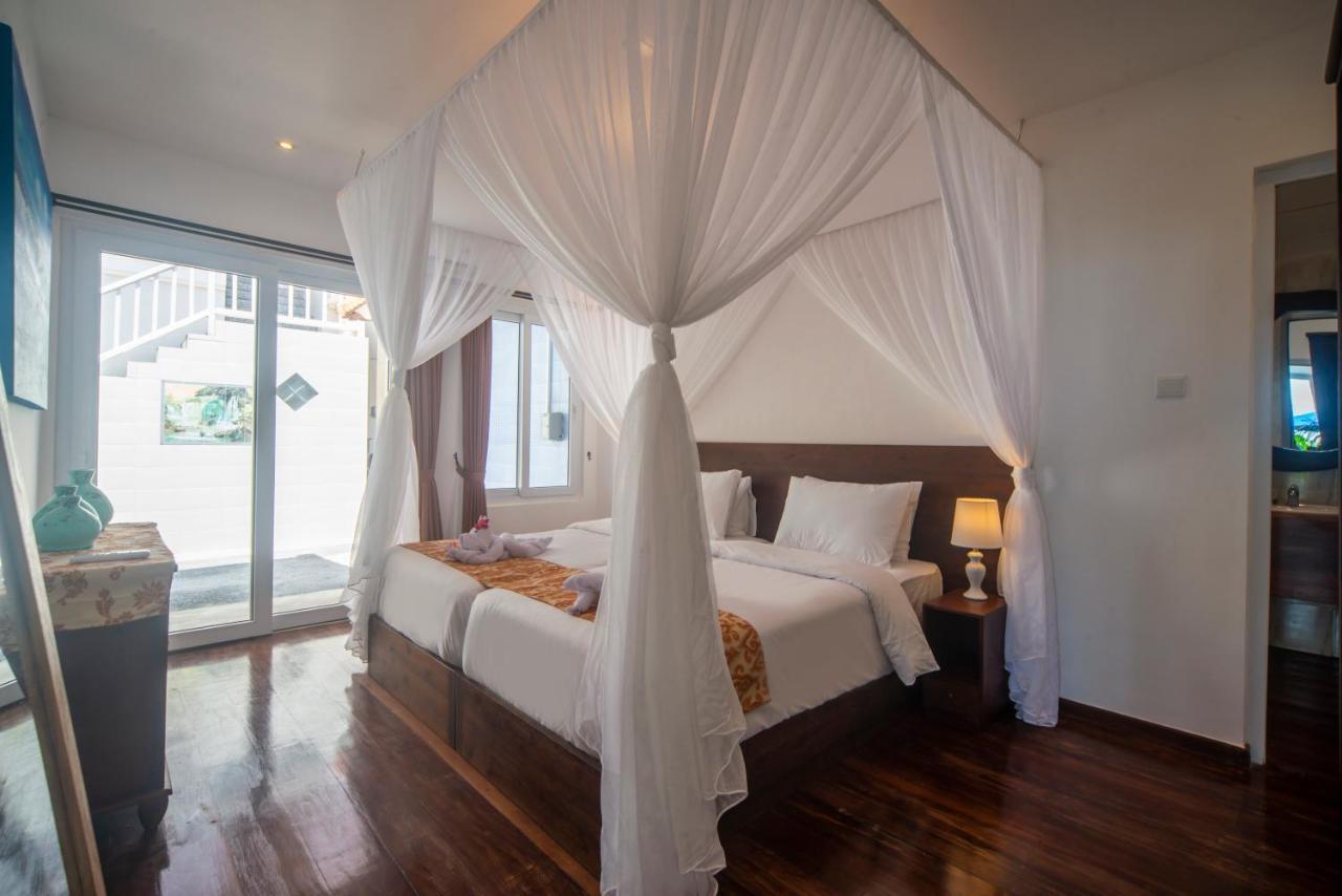 Villa Suzuki Beachfront Ketewel
