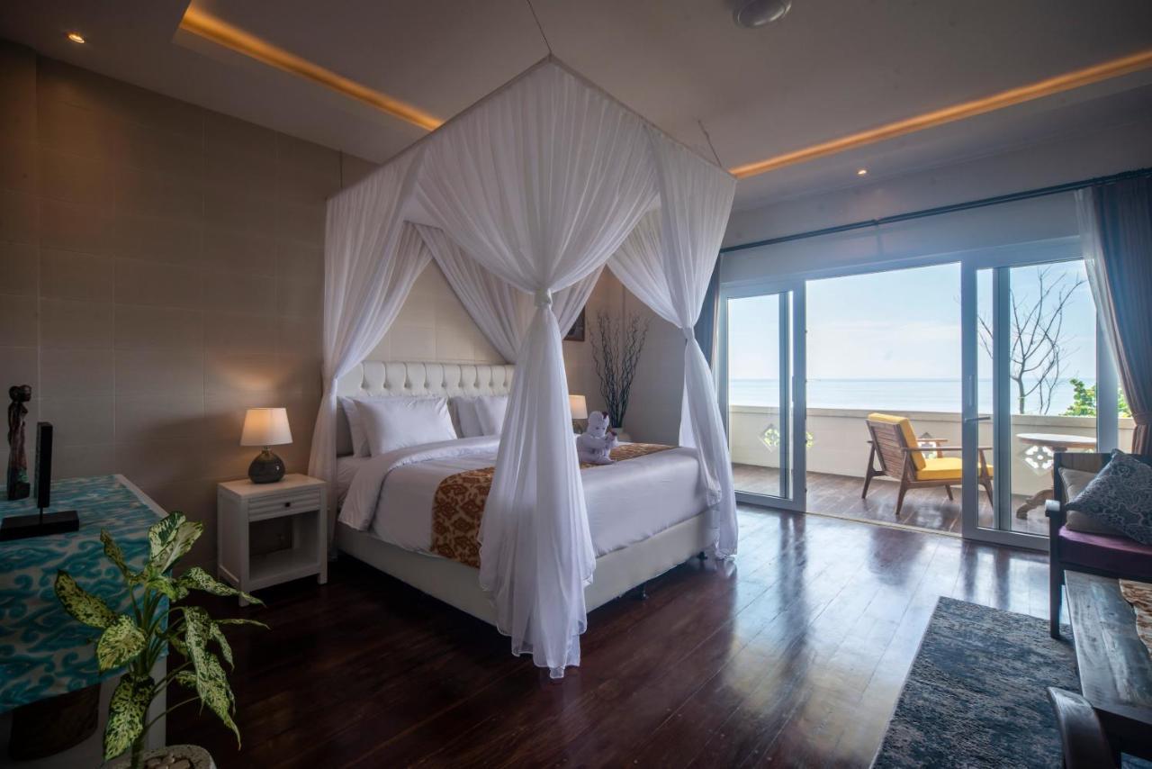 Villa Suzuki Beachfront Ketewel