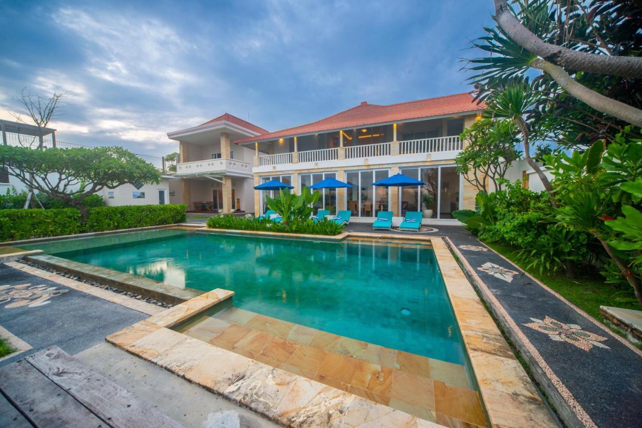 Villa Suzuki Beachfront Ketewel