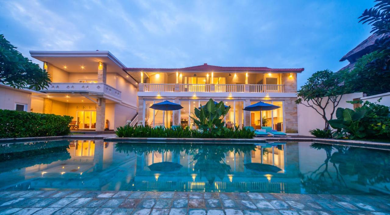 Suzuki Beachfront Villa Ketewel