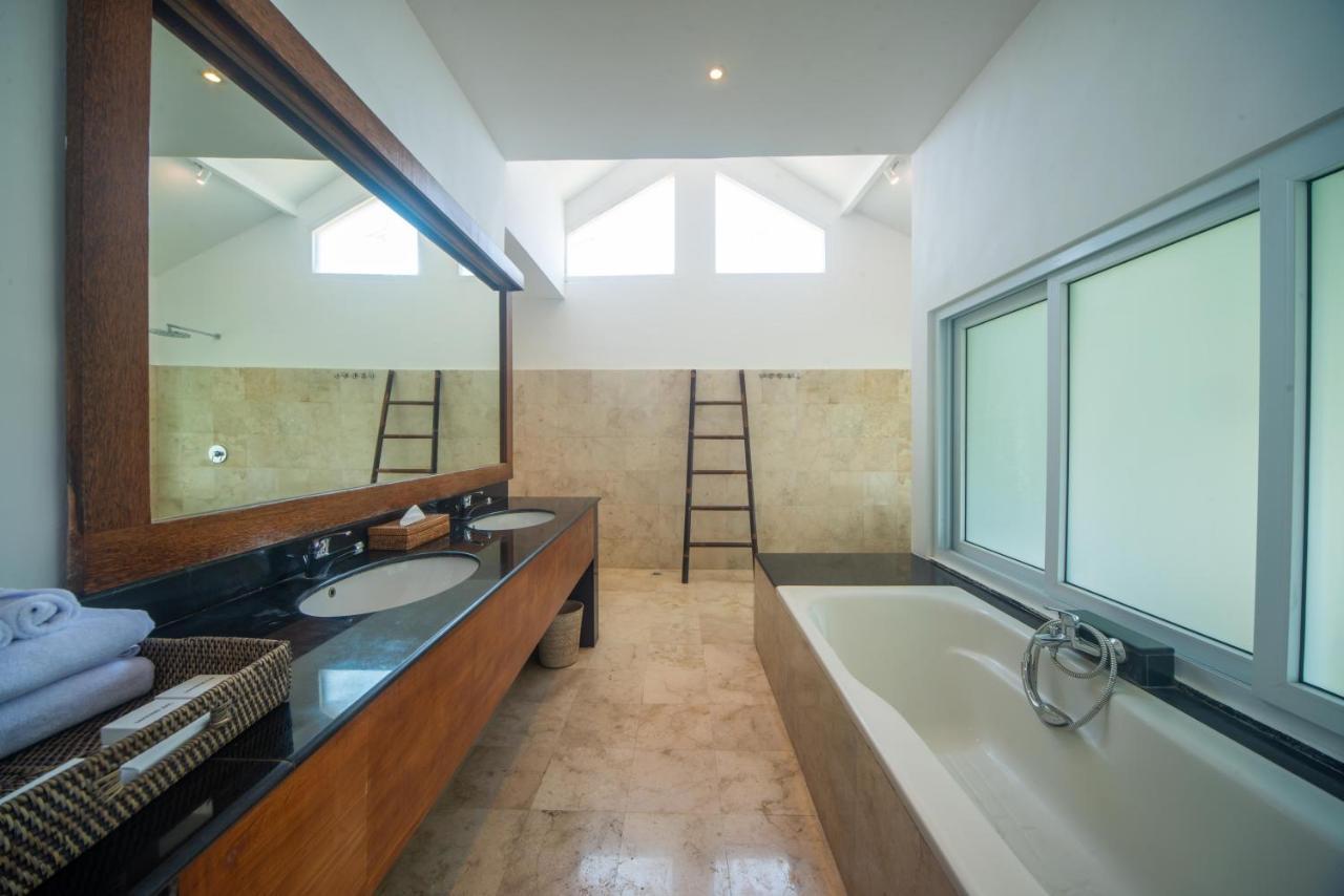 Suzuki Beachfront Villa Ketewel