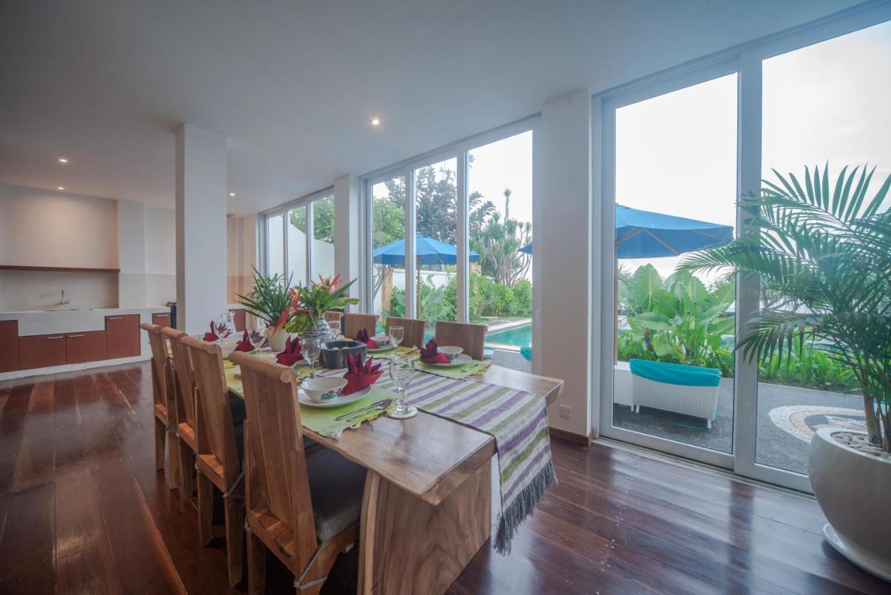 Villa Suzuki Beachfront Ketewel