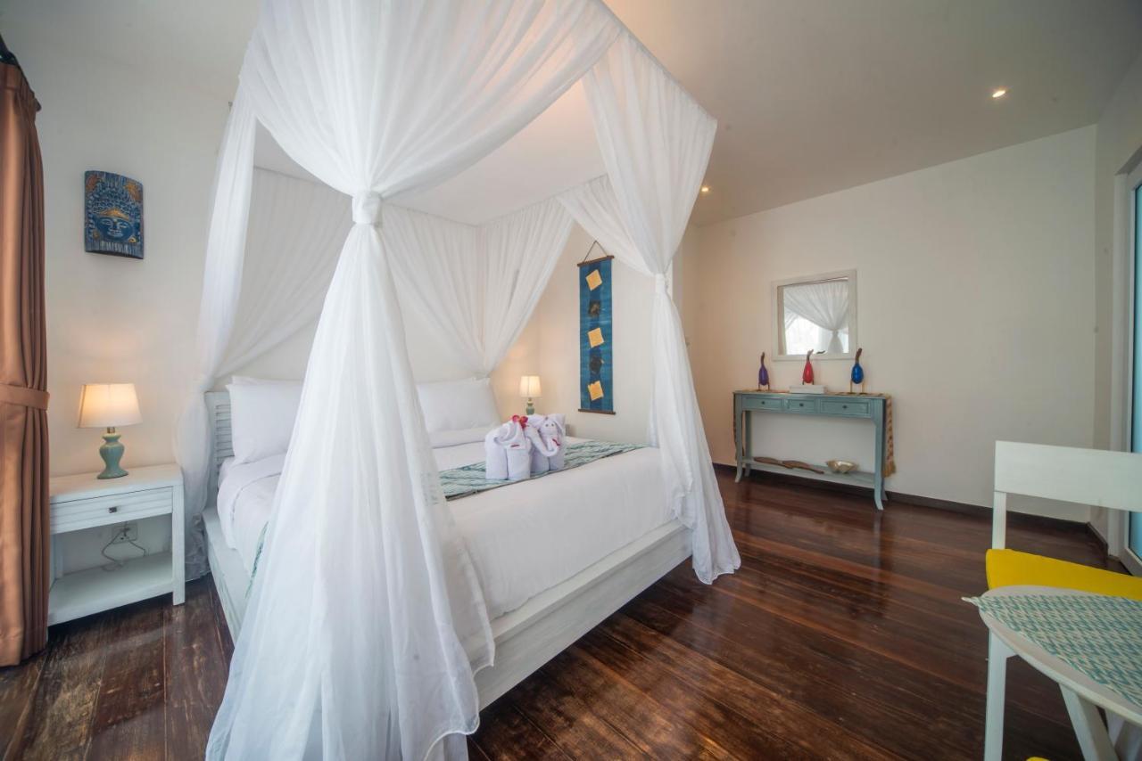 Suzuki Beachfront Villa Ketewel
