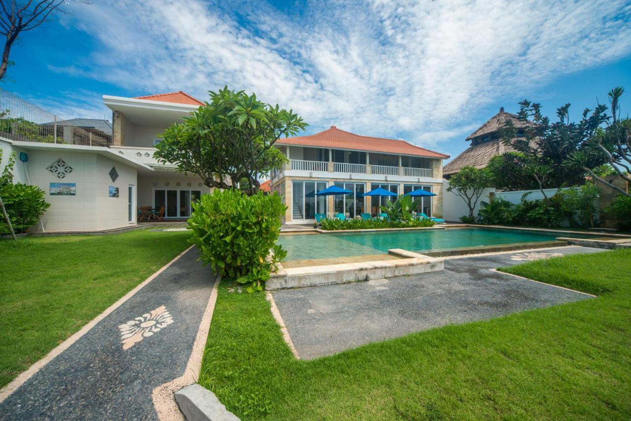 Villa Suzuki Beachfront *